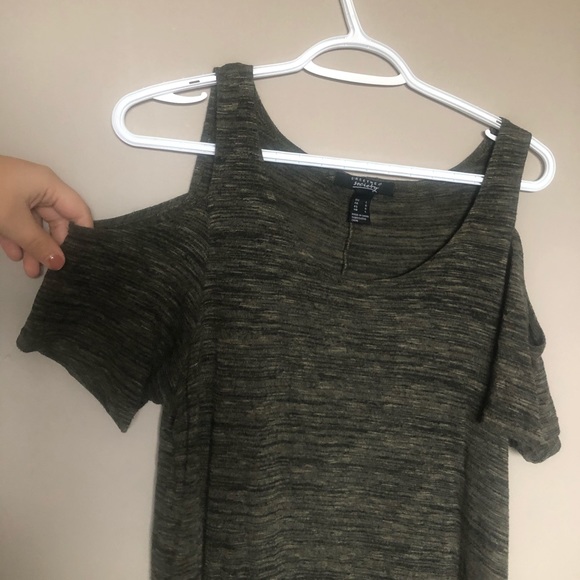 Off the shoulder dress - Picture 2 of 2